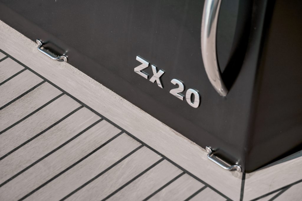 Futuro Boats ZX 20 L Long Lange Version